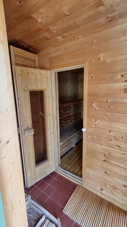 Grosse Wohnung / Haushaelfte In Peetzig Am See Angermunde Exterior photo